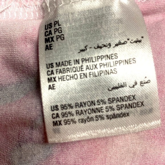 3/$15. JMCollection cold-shoulder top - Picture 6 of 6